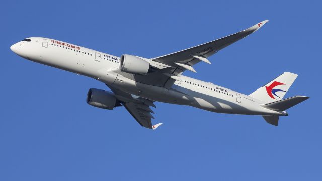 Airbus A350-900 —