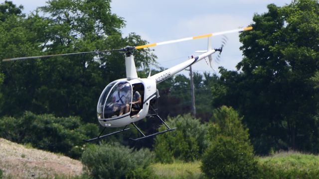 Robinson R-22 (N2300H)