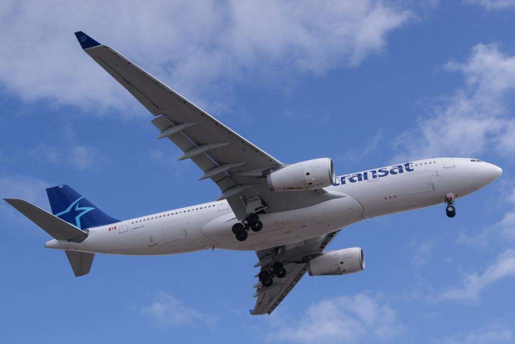 Airbus A330-200 (C-GTSR) - Short Final to 24R at Pearson.