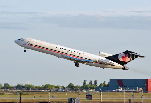 Boeing 727-100 (C-GCJZ)