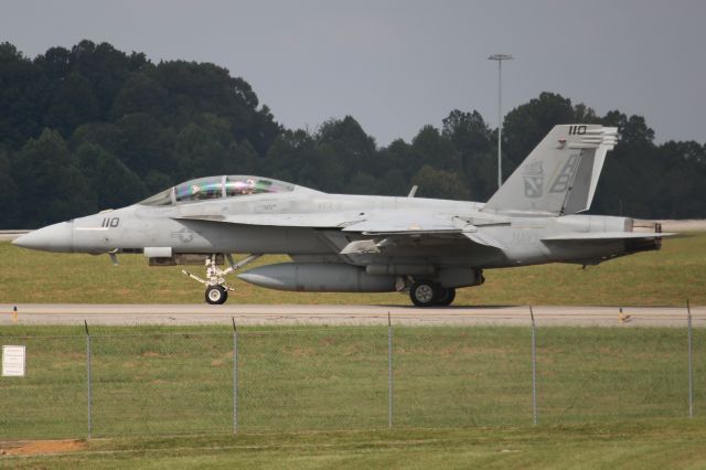 McDonnell Douglas FA-18 Hornet (16-6679)