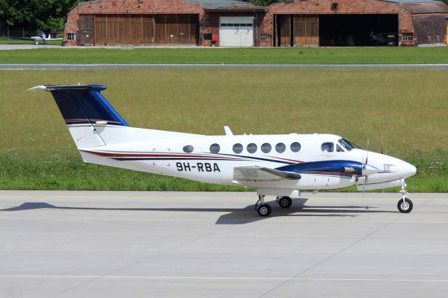 Beechcraft Super King Air 200 (9H-RBA)