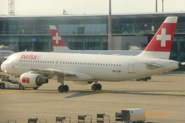 Airbus A320 (HB-IJM) - Del to Swissair in 1996br /Del to Swiss in 2002