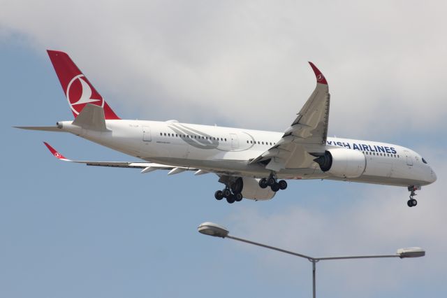 Airbus A350-900 (TC-LGF)