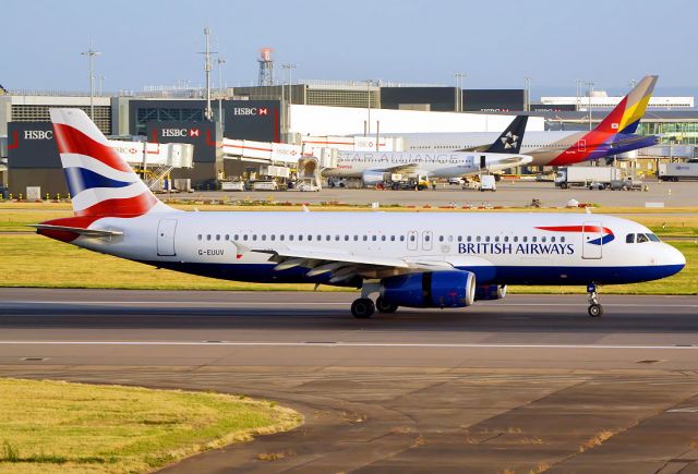 Airbus A320 (G-EUUV)