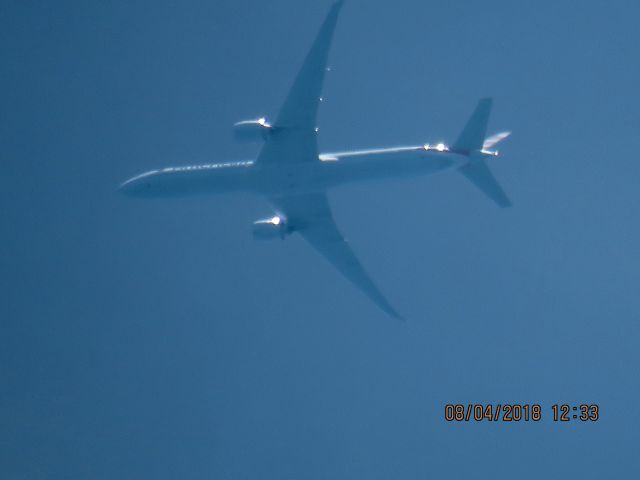 BOEING 777-300ER (N734AR)