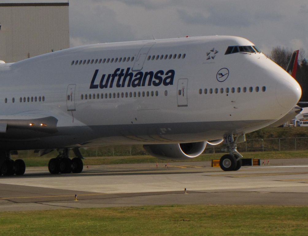 Boeing 747-200 (D-ABYG) - you can watch the full landing on this sitebr /a rel=nofollow href=http://www.youtube.com/watch?v=KytYmUdk8hg&list=PLwVGieK_URTY_wU8E7C_amf6BXczOQq4-&index=13https://www.youtube.com/watch?v=KytYmUdk8hg&list=PLwVGieK_URTY_wU8E7C_amf6BXczOQq4-&index=13/a