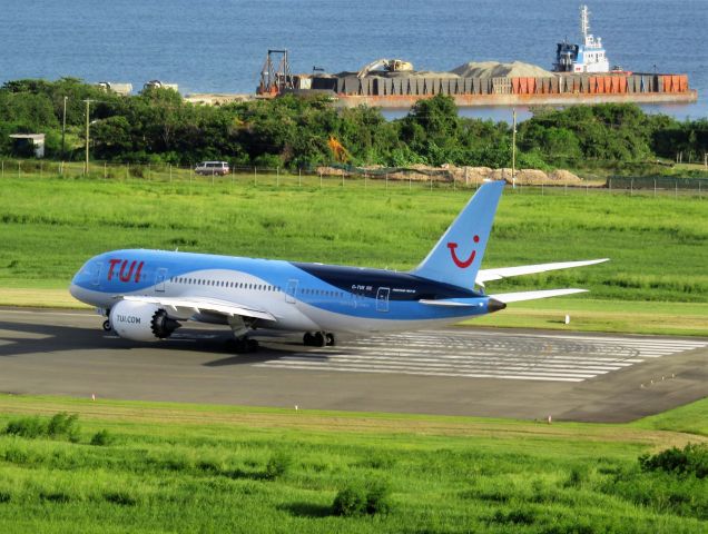 Boeing 787-8 (G-TUII)