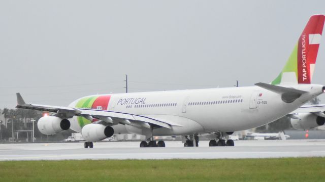 Airbus A340-300 (CS-TOD)