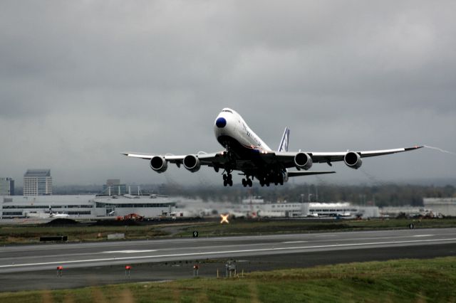 BOEING 747-8 —