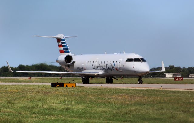 Canadair Regional Jet CRJ-200 (N436AW) - Air Wisconsin CRJ-200 taxiing out to RW05 at Norfolk about to launch for Philadelphia as AWI3949.