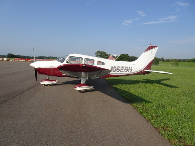 Piper Cherokee (N1628H)