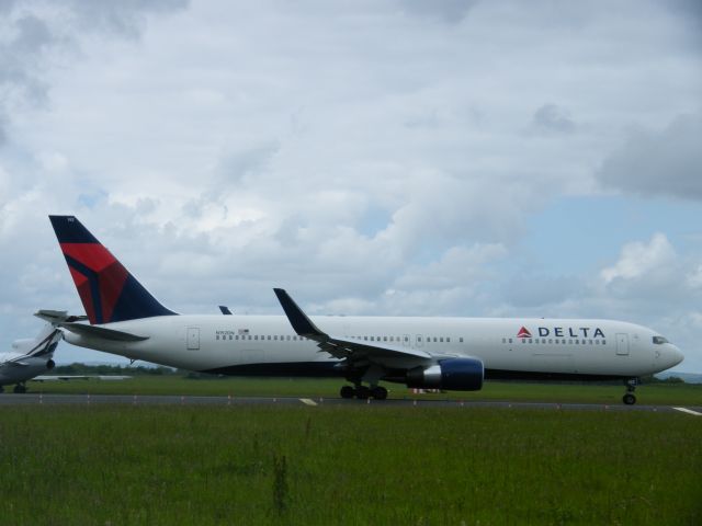 N192DN — - N192DN B767 DAL 122-3 TO KJFK SUN JUNE 19 2011