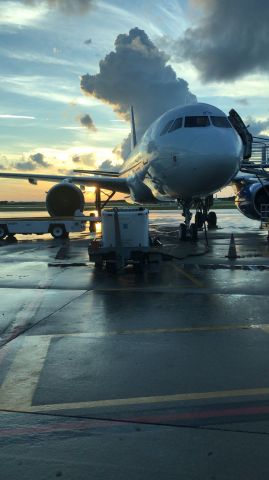 Airbus A320 (N303NV) - Early morning flight 