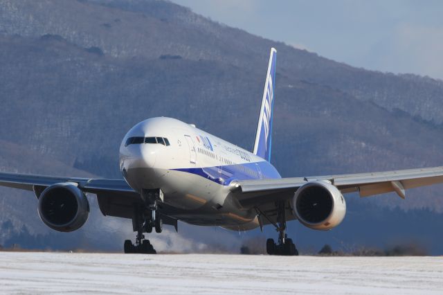 Boeing 777-200 (JA744A) - January 5th 2020:HND-HKD.