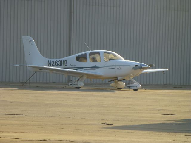 Cirrus SR-20 (N263HB)