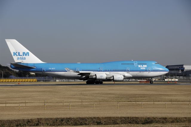 Boeing 747-400 (PH-BFF) - Departure at NRT Airport Runway 16R on 2011/12/12 KLM Asia