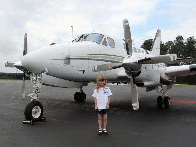 Beechcraft King Air 100 (N24EM)