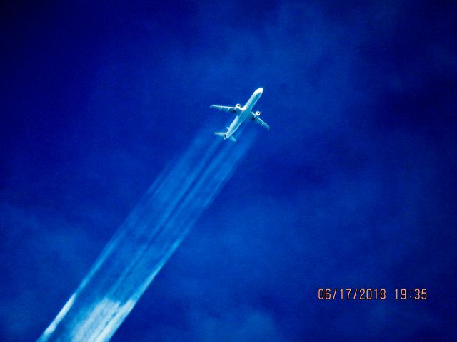 Airbus A321 (N155UW)