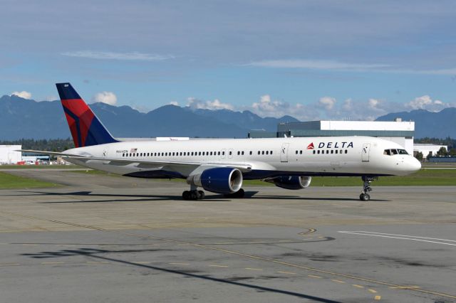 Boeing 757-200 (N664DN) - winglets removed