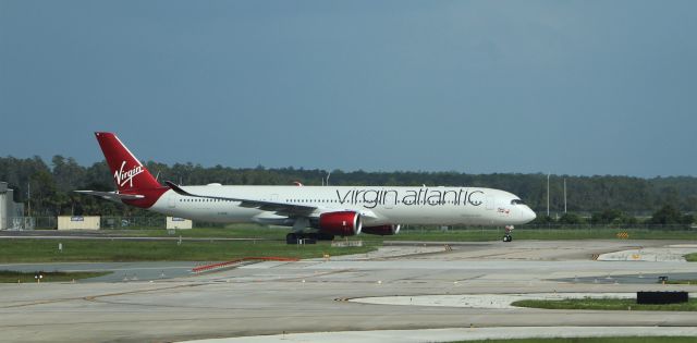 Airbus A350-1000 (G-VEVE) - 9/23/22 turning off of Juliet inbound