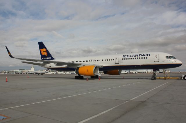 Boeing 757-200 (TF-FII)