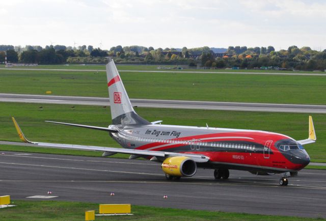 Boeing 737-800 (D-ATUC) - nice color scheme