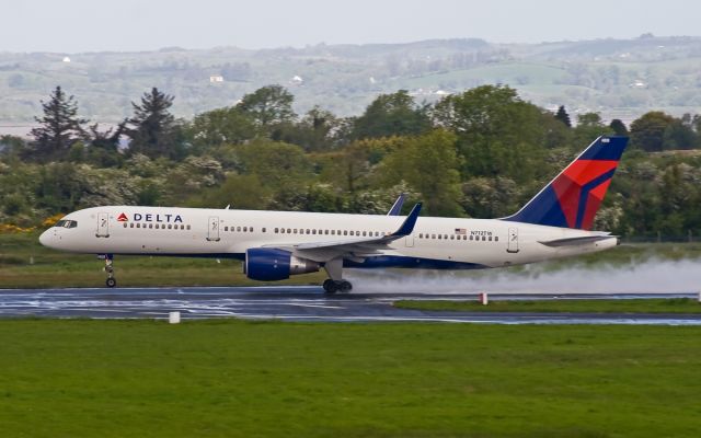 N712TW — - delta 757 n712tw dep shannon for jfk 27/5/13.