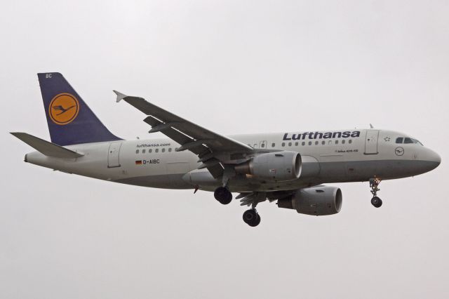 Airbus A319 (D-AIBC)