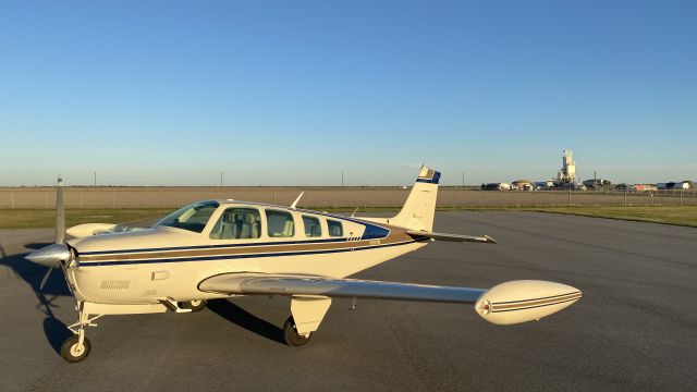 Beechcraft Bonanza (36) Turbo (N3817M)