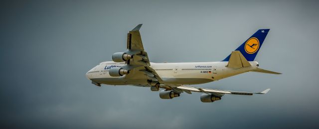 Boeing 747-400 (D-ABVS) - beside runway