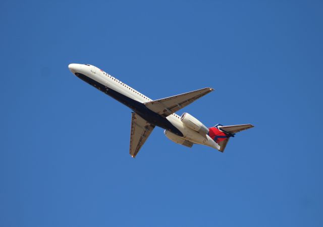 Boeing 717-200 (N940AT) - A Boeing 717-200 departing Runway 36R, Carl T. Jones Field, Huntsville International Airport, AL - October 11, 2016.