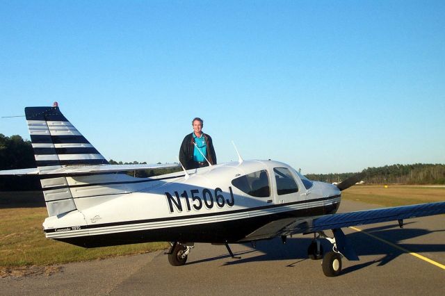 Rockwell Commander 114 (N1506J) - Back to Conway from KOCW with a bushel of Rose Bay Oysters. They'll put a smile on your face, slurping good!