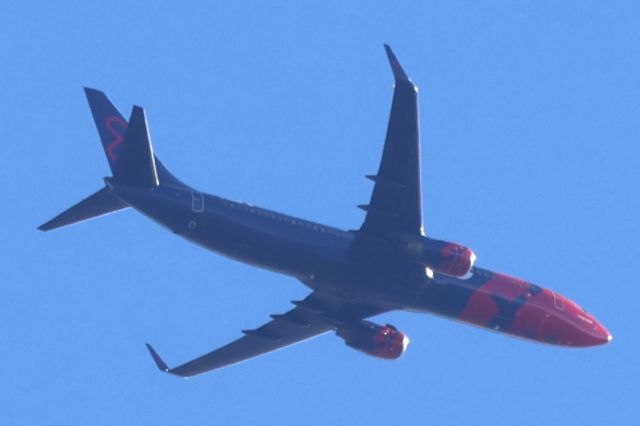 Boeing 737-700 (C-FHNM) - C-FHNM Boeing B-737 8Q8 SF br /Nolinor Aviation NLR De Wabush YWK vers Montreal Mirabel YMX Altitude 2435 Mètres Vitesse 451 Km/H Survolant la ville de Lavaltrie QC. le 16-04-2024 à 16:46