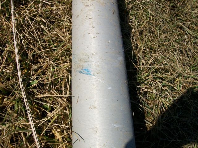Cessna Commuter (N18040) - There was paint visible on the pole within about six feet of the top.
