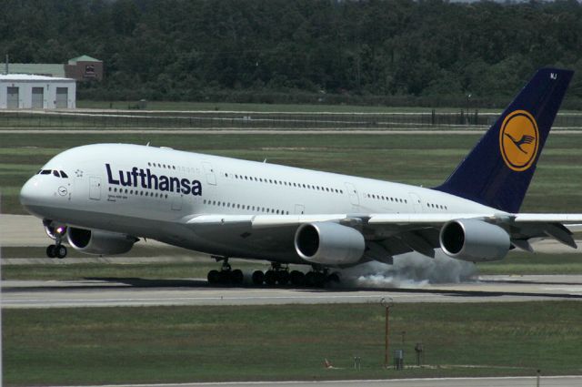 Airbus A380-800 (D-AIMJ) - Landing at KIAH