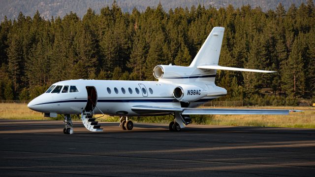 Dassault Falcon 50 (N98AC)