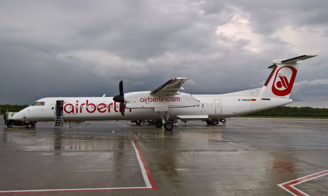 de Havilland Dash 8-400 (D-ABQQ)