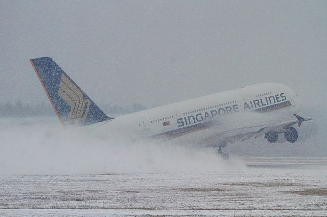 Airbus A380-800 (9V-SKA)