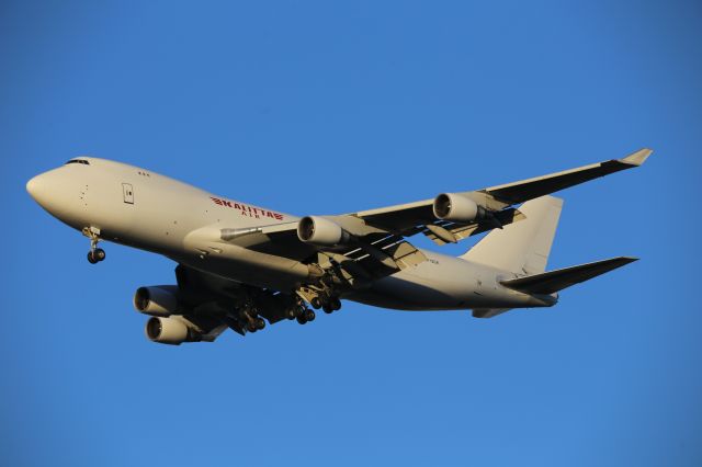 Boeing 747-400 (N712CK)