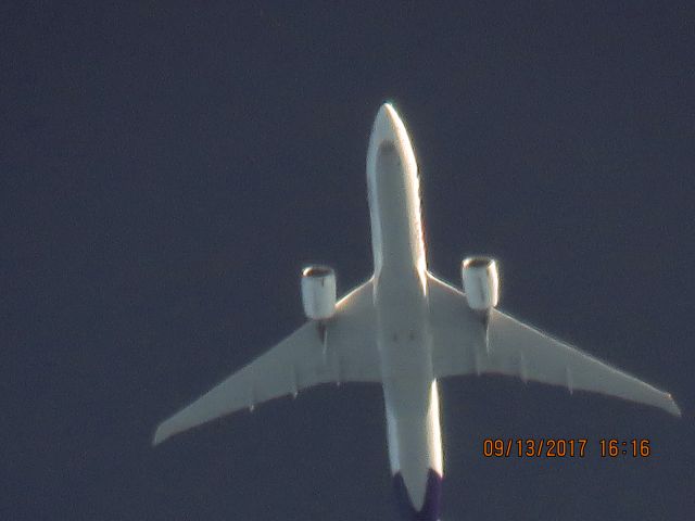 BOEING 777-200LR (N890FD)