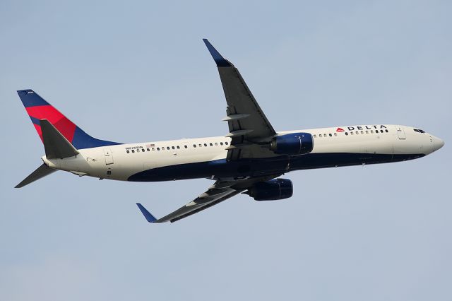 Boeing 737-900 (N820DN)