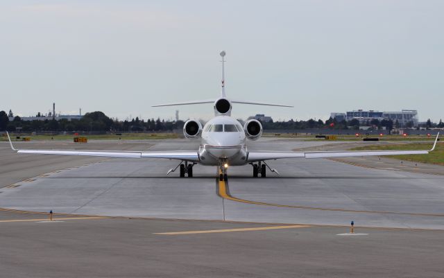 Dassault Falcon 7X (N977GS)