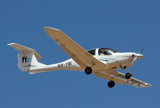 Diamond Star (VH-YNI) - FLIGHT TRAINING ADELAIDE - DIAMOND DA-40 DIAMOND STAR - REG VH-YNI (CN 40.1145) - PARAFIELD ADELAIDE SA. AUSTRALIA - YPPF (29/12/2014