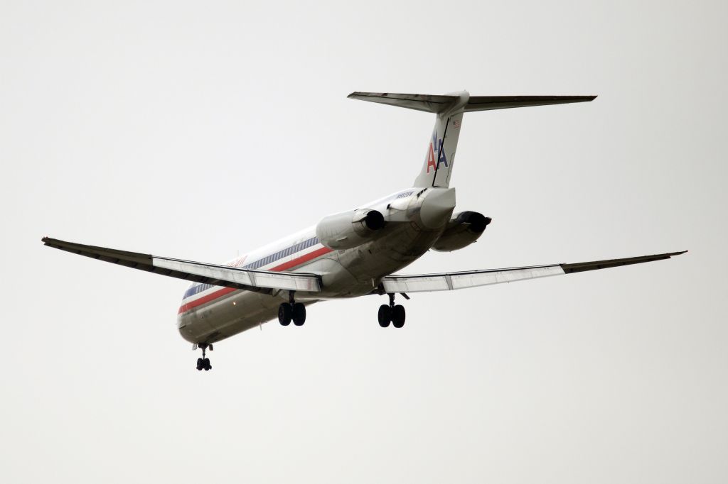 McDonnell Douglas MD-83 (N9628W)