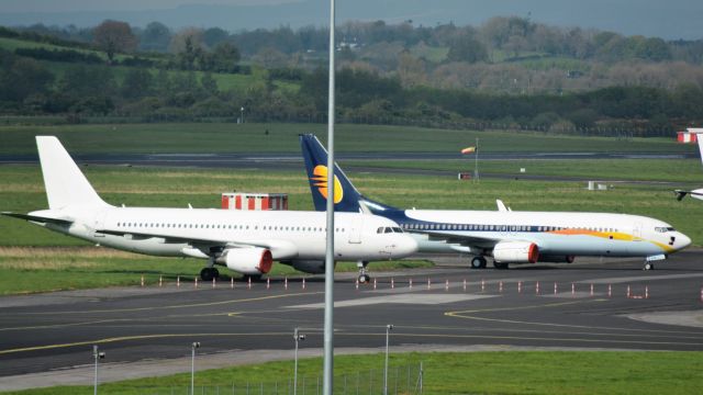 Boeing 737-800 (VT-JGF) - 4/23/19 Now it's M-ABLU from Jet Airways, I don't know about the closer A320.