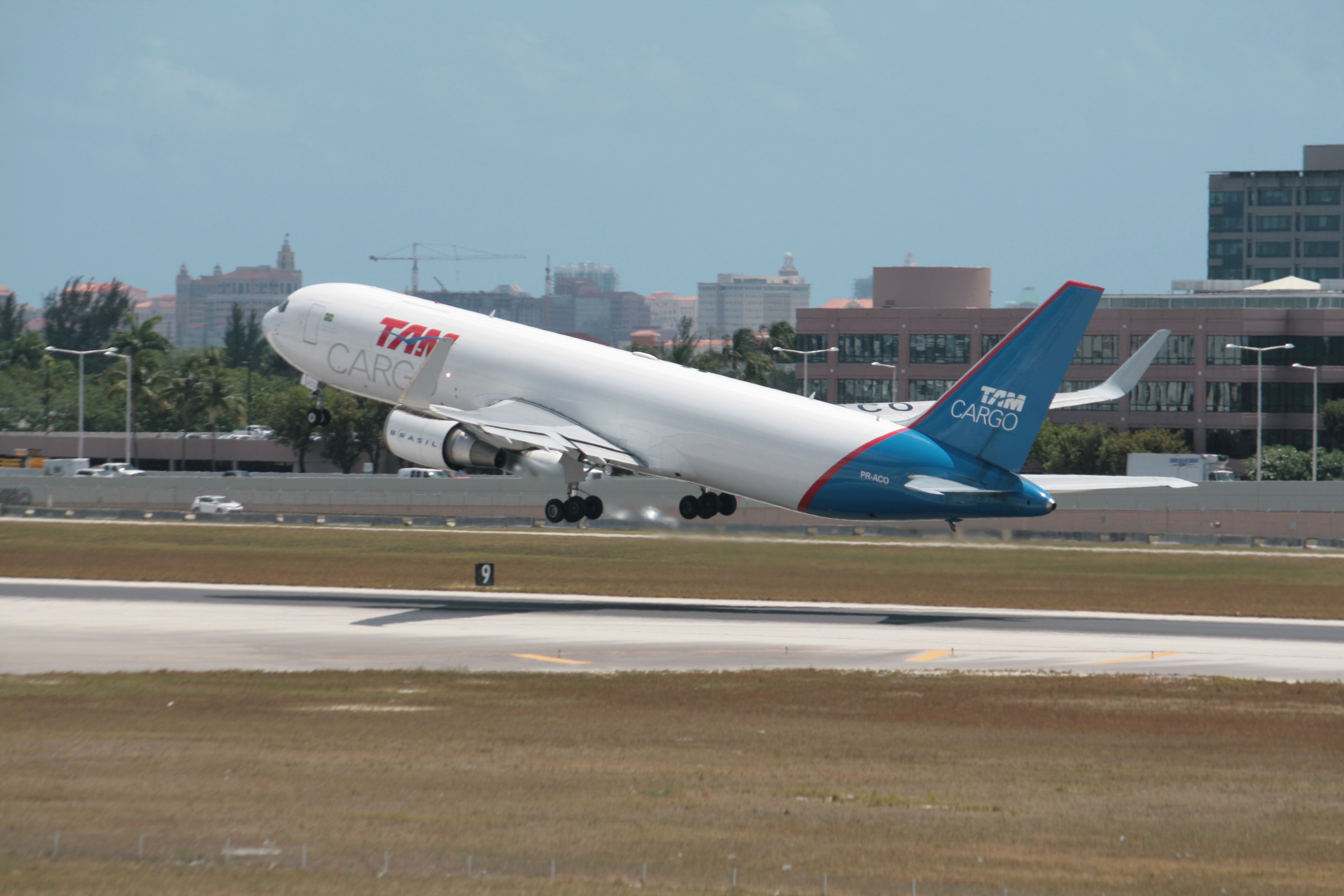 BOEING 767-300 (PR-ACO)