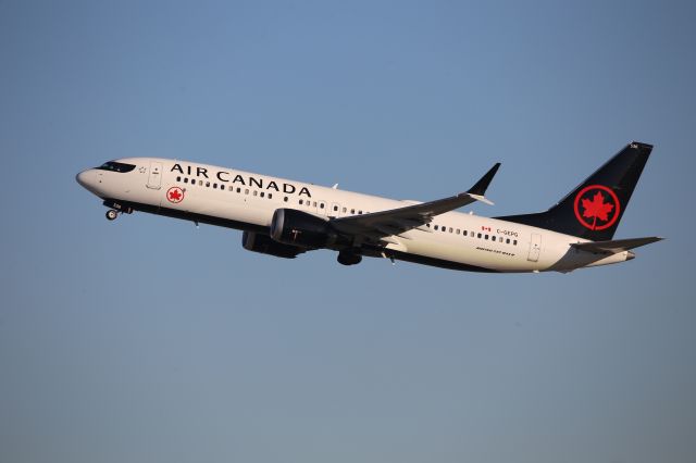 Boeing 737 MAX 8 (C-GEPG)