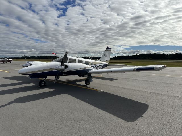 Piper Seneca (N52MC)