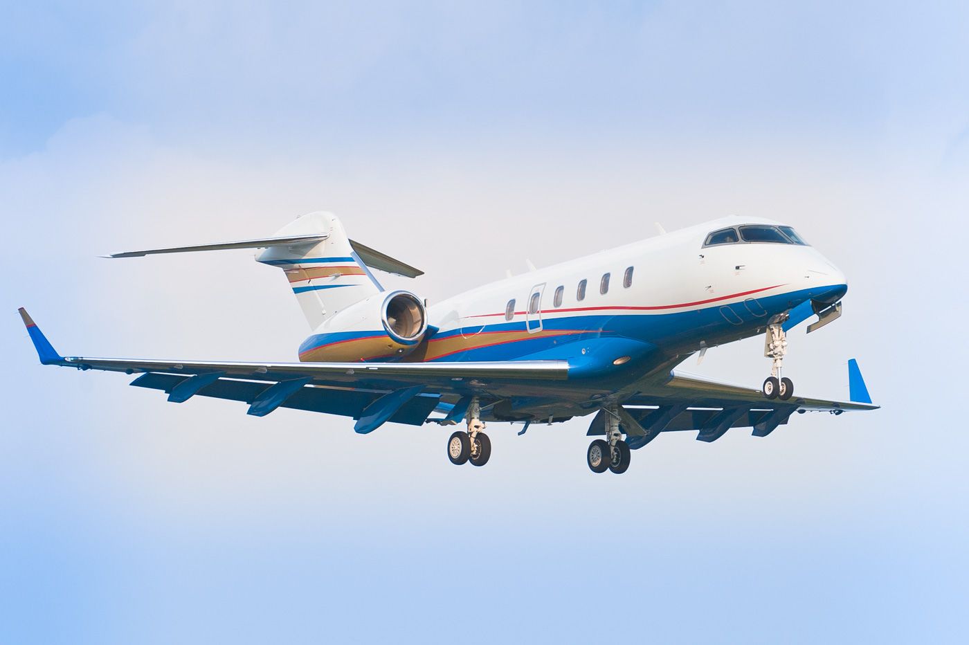 Bombardier Challenger 300 (N723JA)